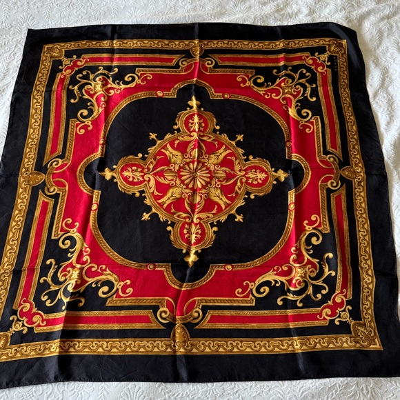 Vintage black and red silk scarf with gold design - Picture 1 of 6
